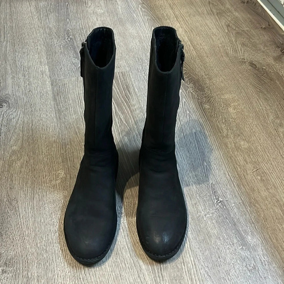 UGG Elly Nubuck Leather Black Water Resistant Boots - Picture 2 of 8